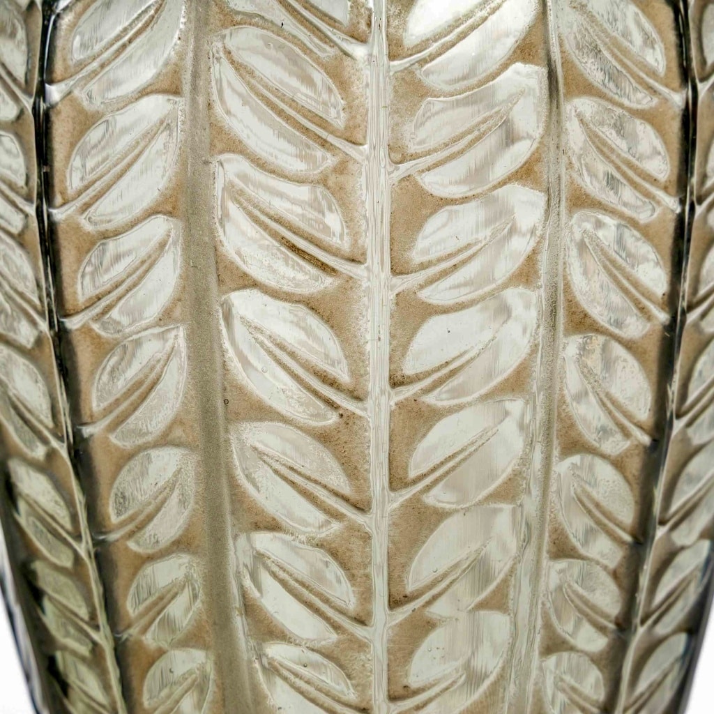 Vase « Tournai » verre gris fumé patiné sépia de René LALIQUE 6