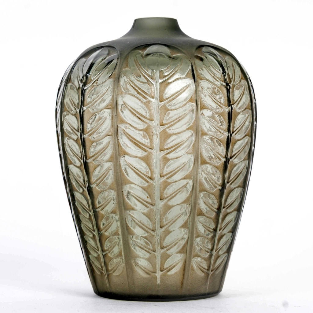Vase « Tournai » verre gris fumé patiné sépia de René LALIQUE 3