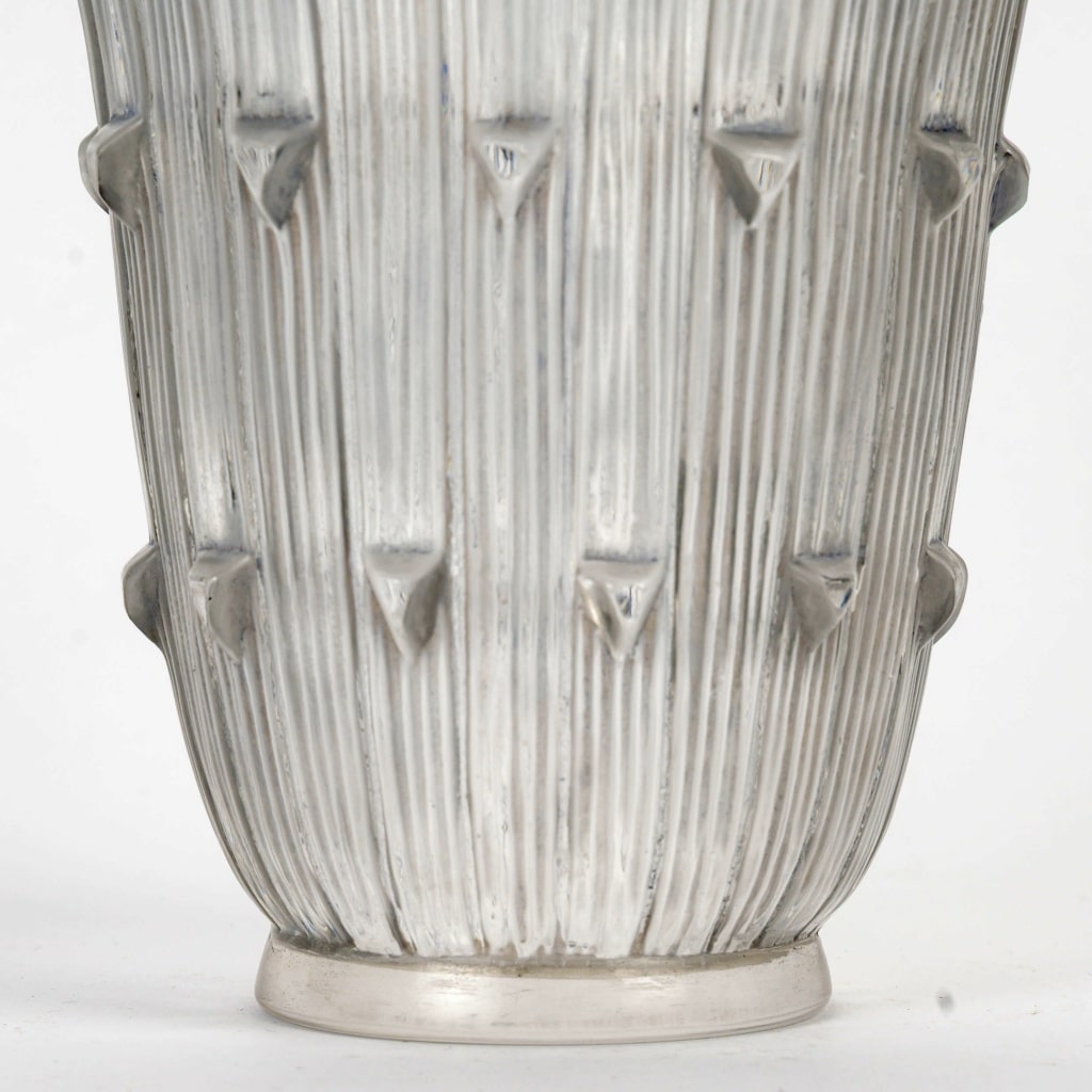 Vase « Bellis » verre blanc patiné gris bleu de René LALIQUE 5