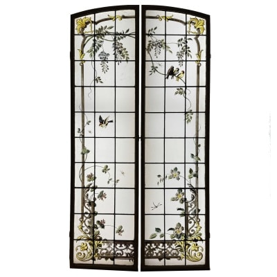 Paire de vitraux aux glycines, bignones, chèvrefeuille et mésanges (H197cm L103cm)