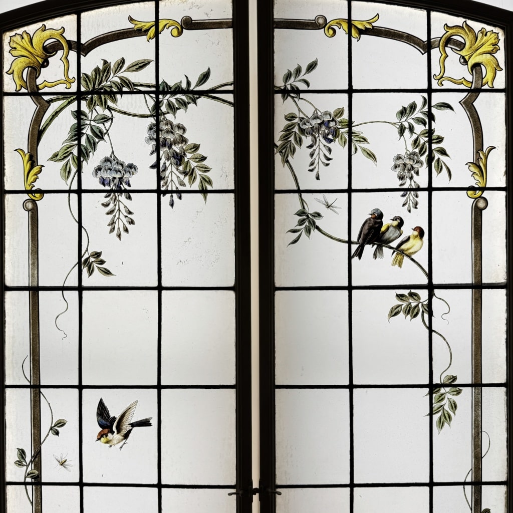 Paire de vitraux aux glycines, bignones, chèvrefeuille et mésanges (H197cm L103cm) 5