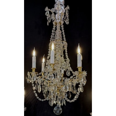 Lustre Marie-Antoinette, style Louis XVI en bronze ciselé et doré, cristal attribué à Baccarat, vers 1890