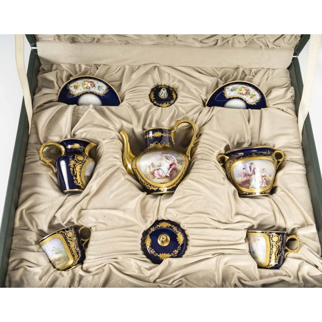 Service à café en porcelaine de Sèvres – Époque Napoléon III, XIXᵉ siècle – présenté dans un coffret 3