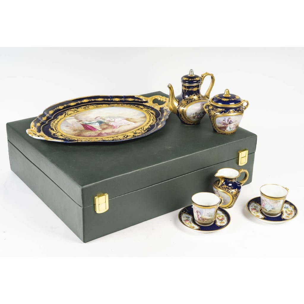 Service à café en porcelaine de Sèvres – Époque Napoléon III, XIXᵉ siècle – présenté dans un coffret 4