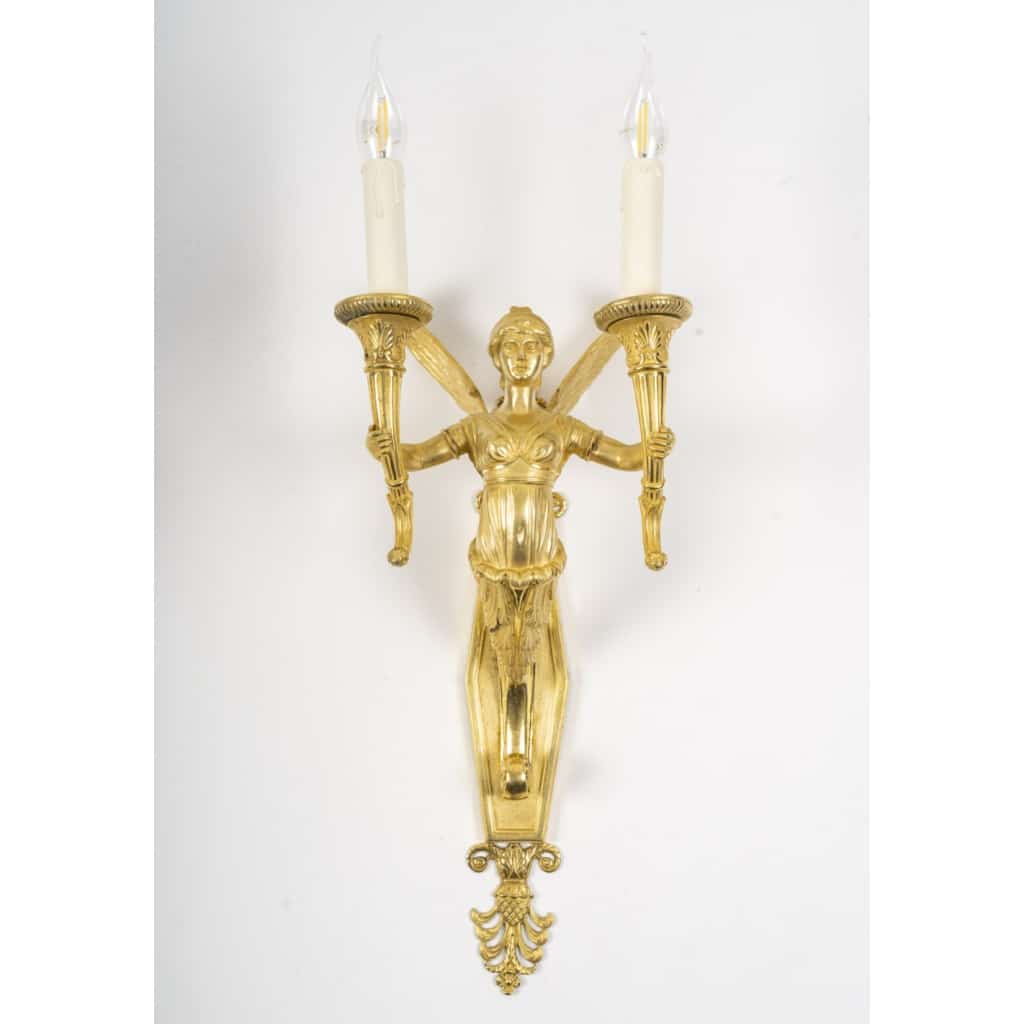 Paire d’appliques à décor de cariatides ailées, d’époque Empire. XIXéme siècle 4