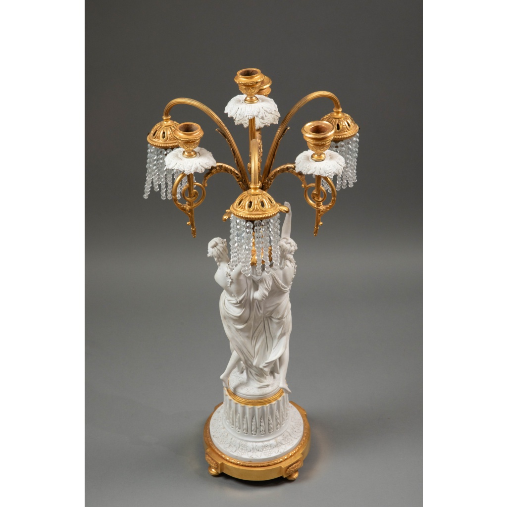 Importante garniture de trois pièces en biscuit et bronze doré, XIXᵉ siècle 16