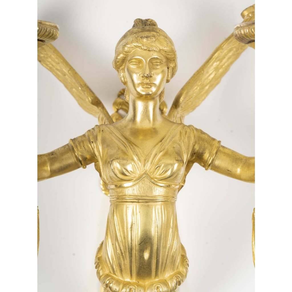 Paire d’appliques à décor de cariatides ailées, d’époque Empire. XIXéme siècle 5