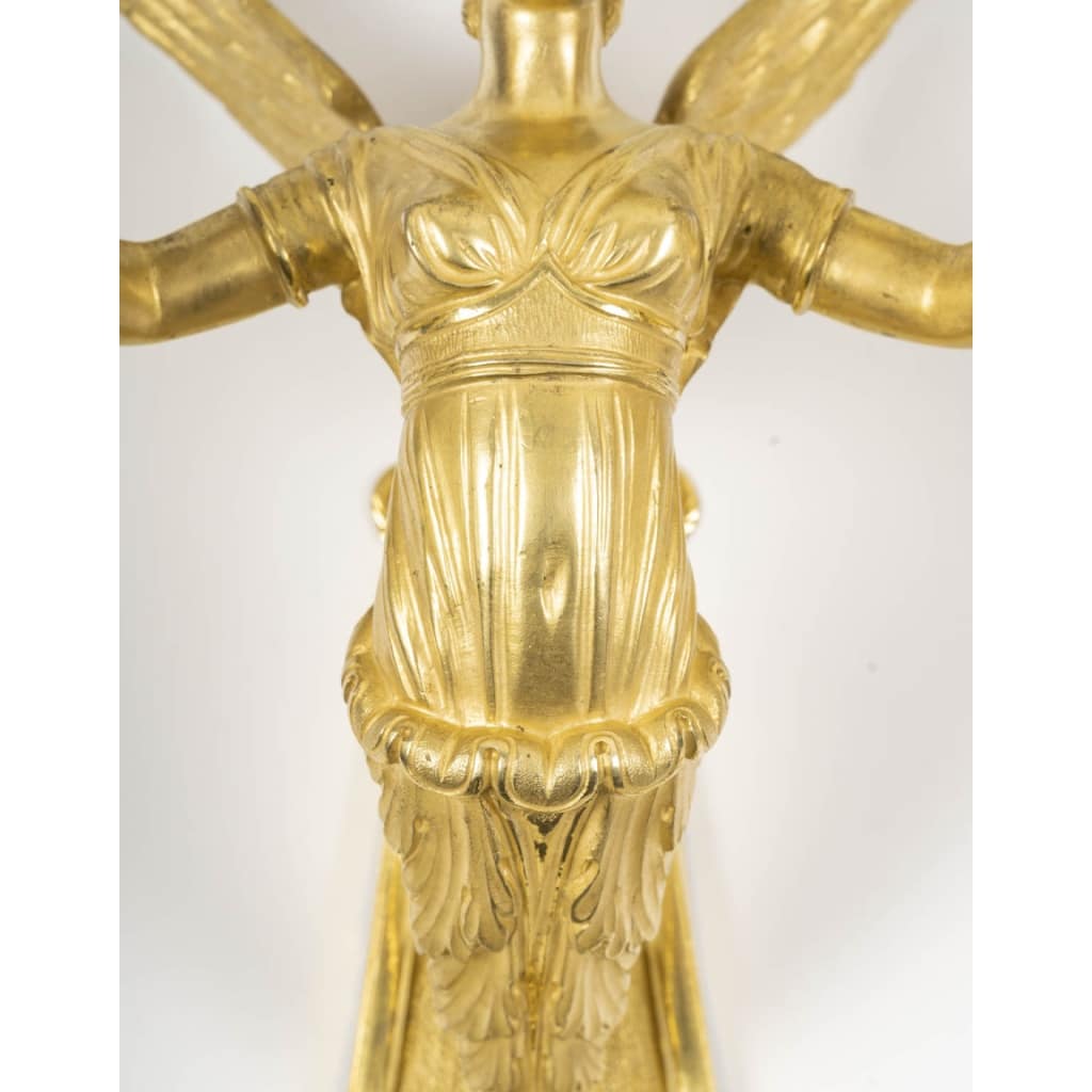 Paire d’appliques à décor de cariatides ailées, d’époque Empire. XIXéme siècle 7