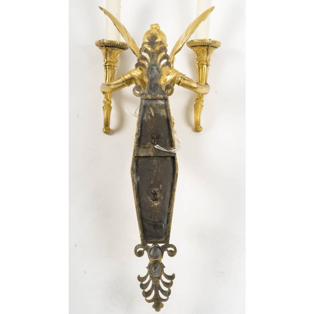 Paire d’appliques à décor de cariatides ailées, d’époque Empire. XIXéme siècle 9