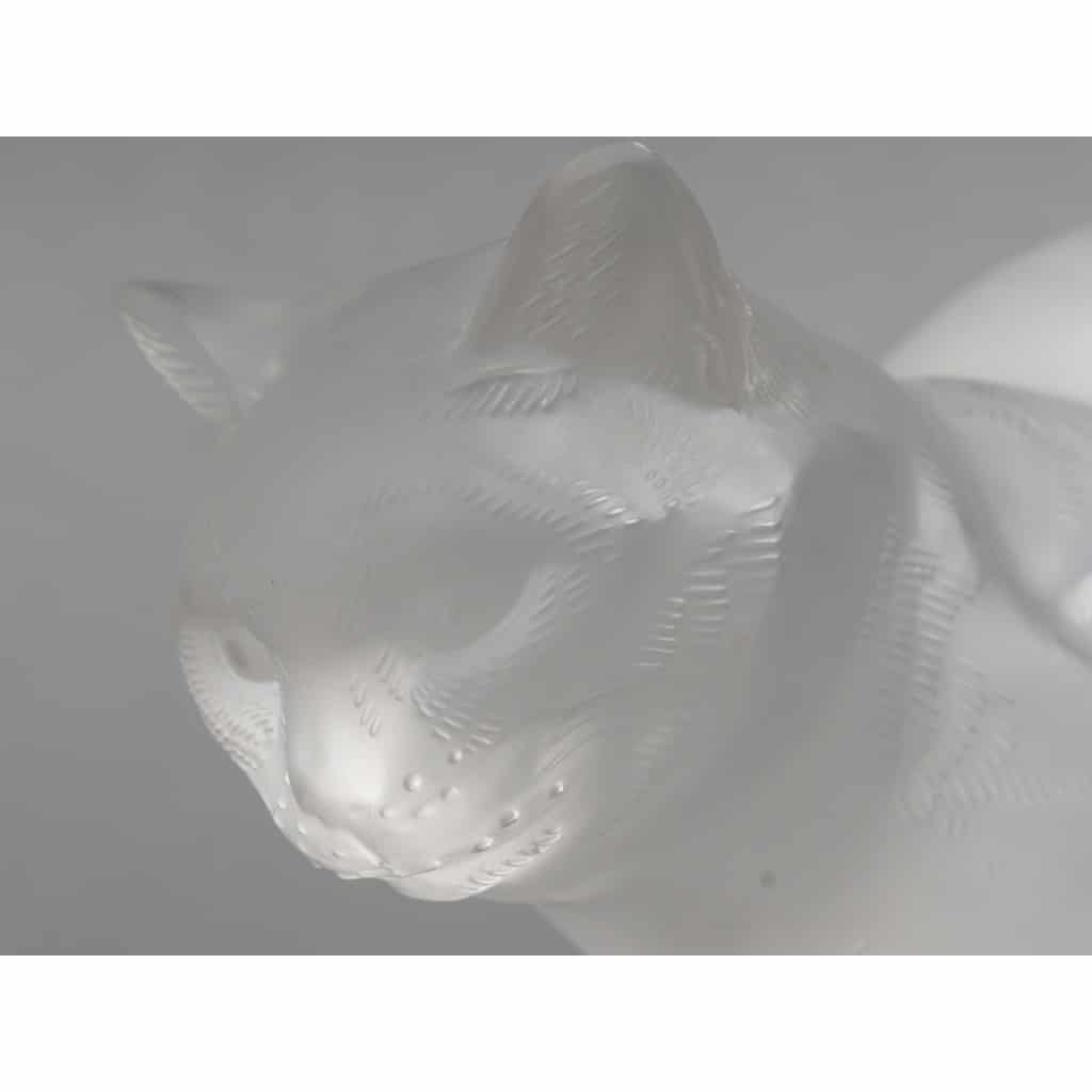 LALIQUE – Chat couché en cristal Signé Lalique France 4 LALIQUE – Chat couché en cristal Signé Lalique France 4