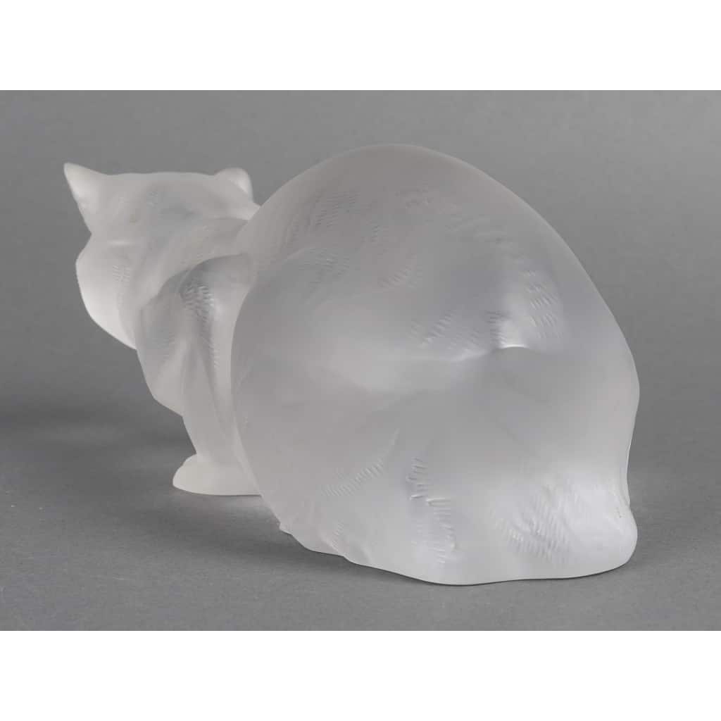 LALIQUE – Chat couché en cristal Signé Lalique France 9 LALIQUE – Chat couché en cristal Signé Lalique France 9