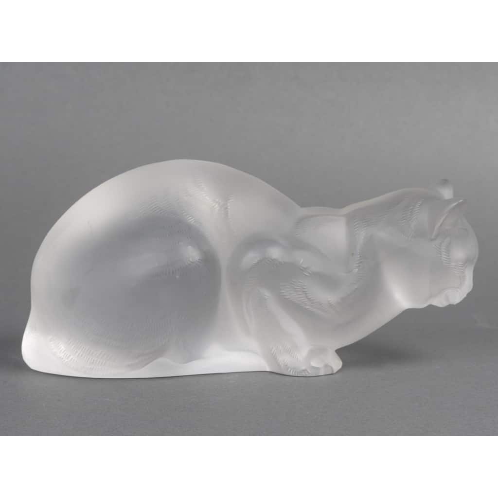 LALIQUE – Chat couché en cristal Signé Lalique France 12 LALIQUE – Chat couché en cristal Signé Lalique France 12