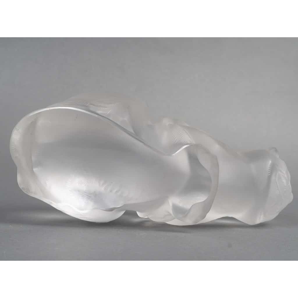 LALIQUE – Chat couché en cristal Signé Lalique France 13 LALIQUE – Chat couché en cristal Signé Lalique France 13