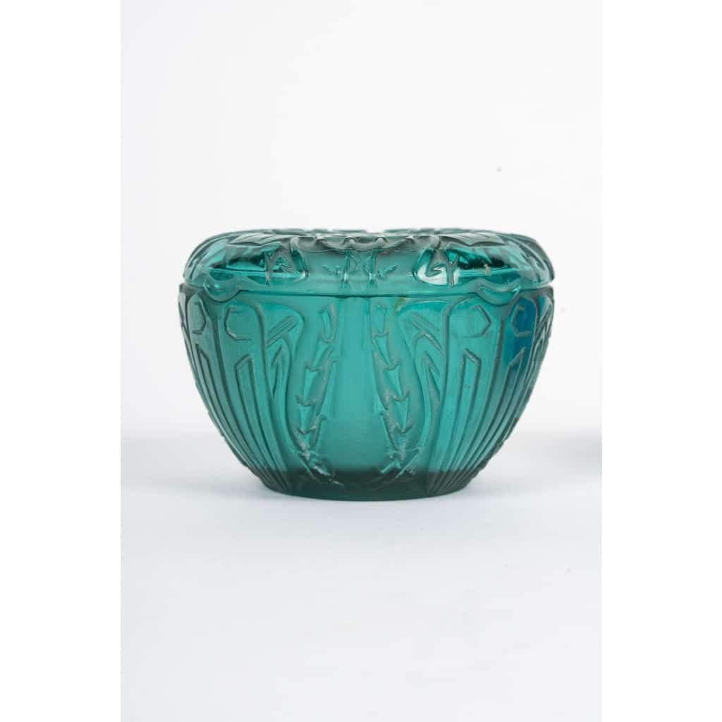 Boîte « Quatre Scarabées » verre vert de René LALIQUE 2
