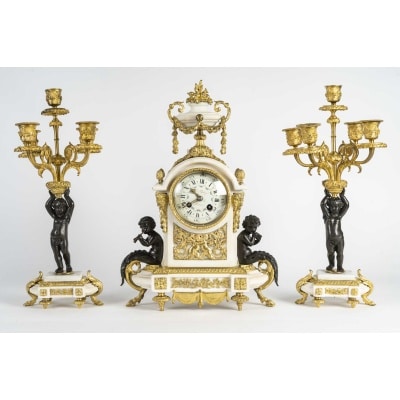 Une Garniture En Bronze Doré Et Marbre Blanc, XIXème Siècle