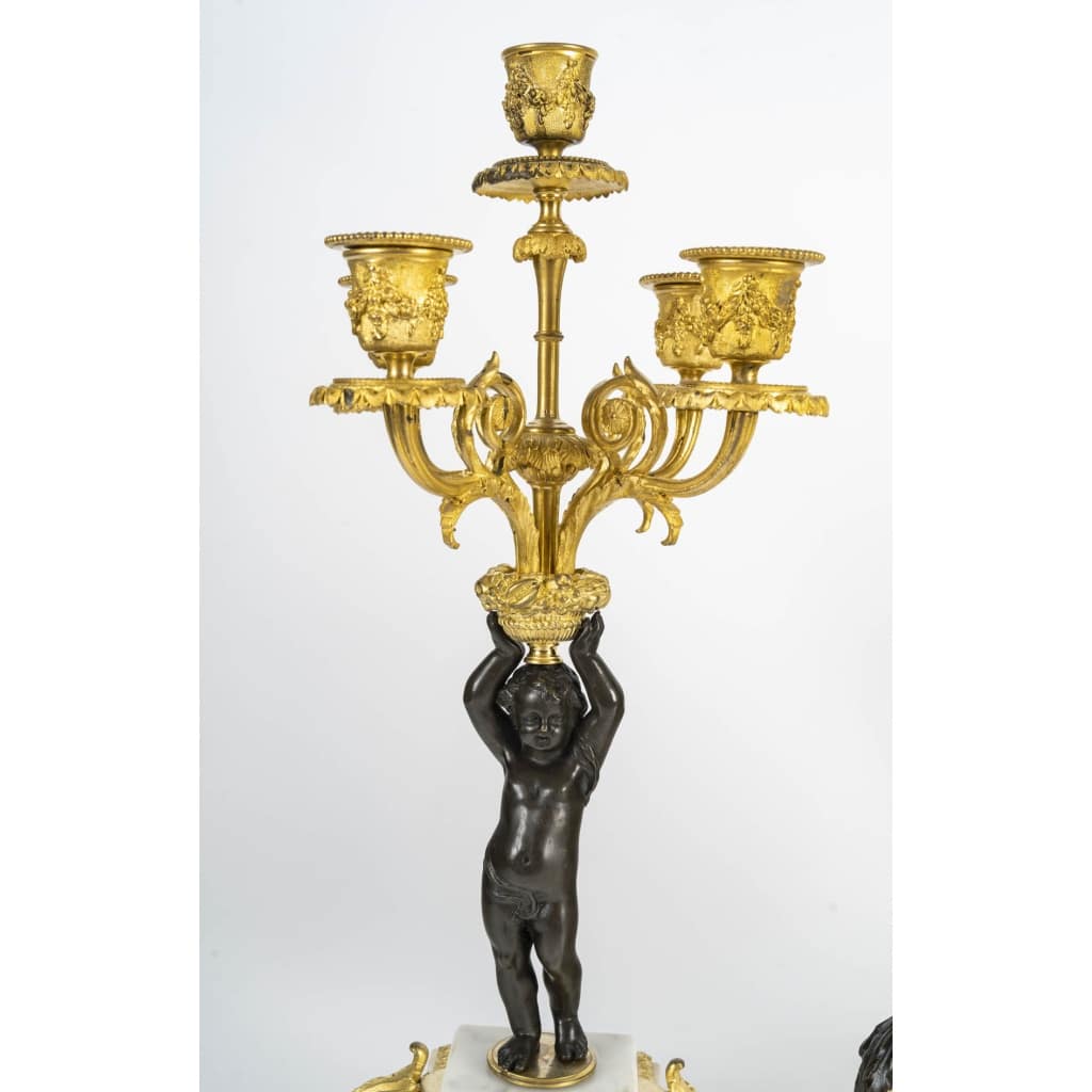 Une Garniture En Bronze Doré Et Marbre Blanc, XIXème Siècle 14