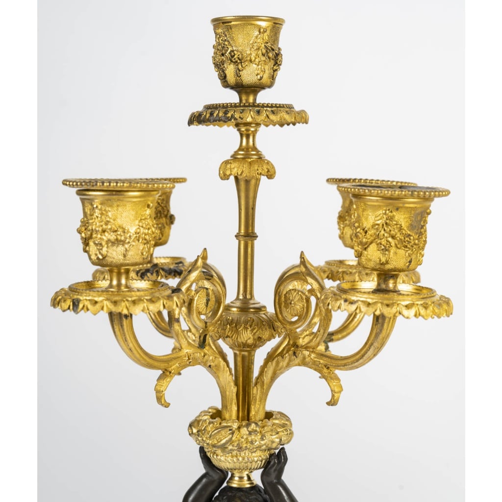 Une Garniture En Bronze Doré Et Marbre Blanc, XIXème Siècle 12