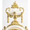 Une Garniture En Bronze Doré Et Marbre Blanc, XIXème Siècle 25