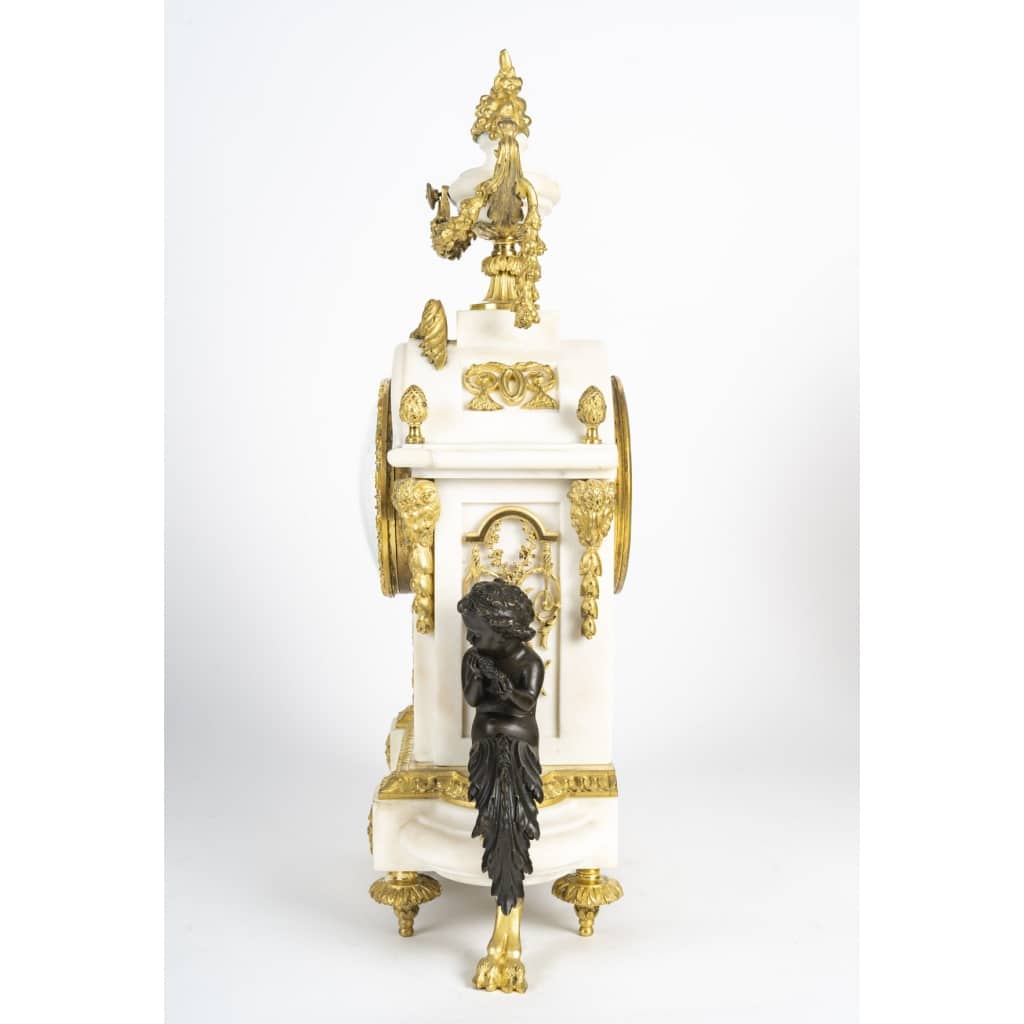 Une Garniture En Bronze Doré Et Marbre Blanc, XIXème Siècle 5