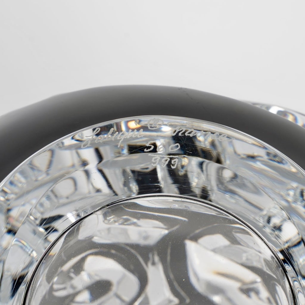 Vase « Tourbillons » cristal blanc émaillé noir de LALIQUE 12 Vase « Tourbillons » cristal blanc émaillé noir de LALIQUE 12