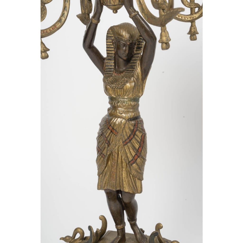Une garniture de cheminée de style Egypte Antique, fin XIXème siècle 14