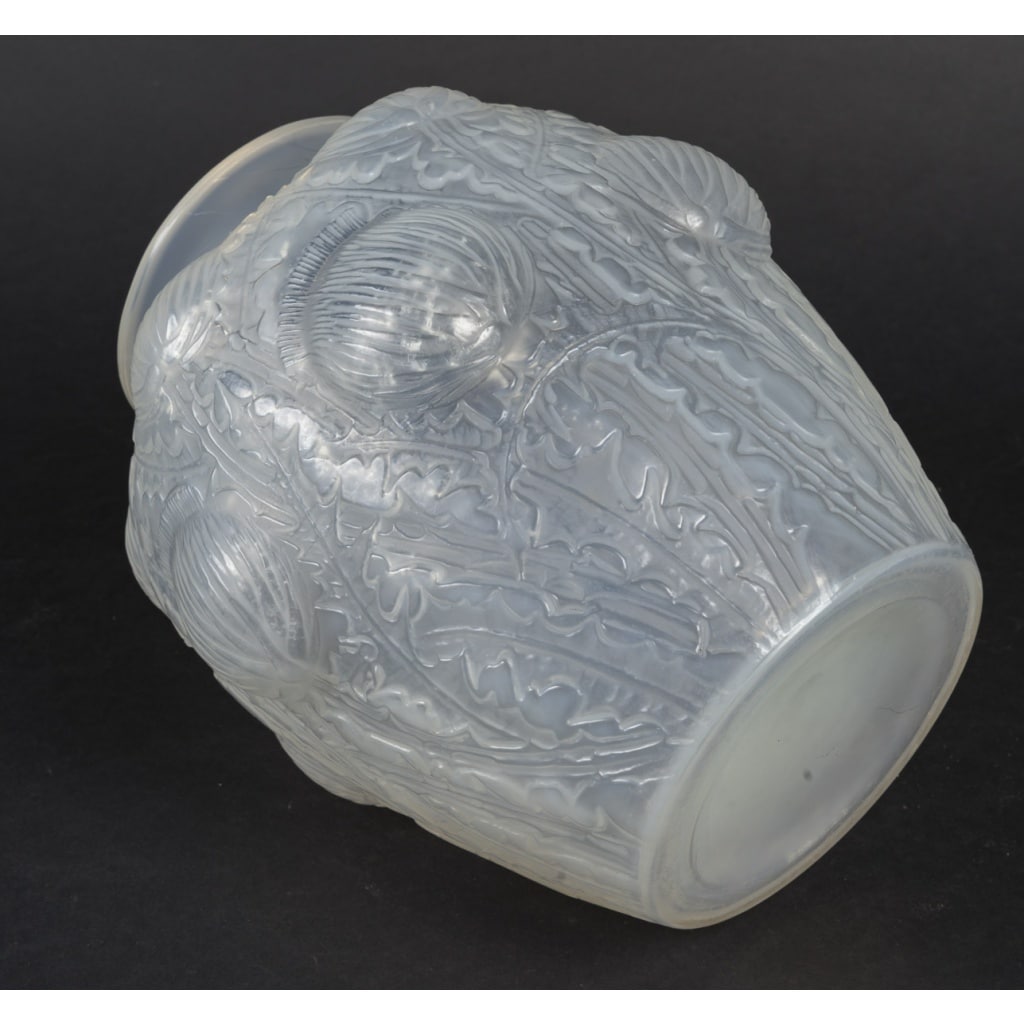 1926 – René Lalique Vase “ DOMREMY” 12
