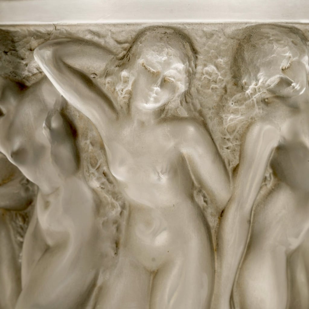 Vase « Bacchantes » verre blanc patiné gris de René LALIQUE 6