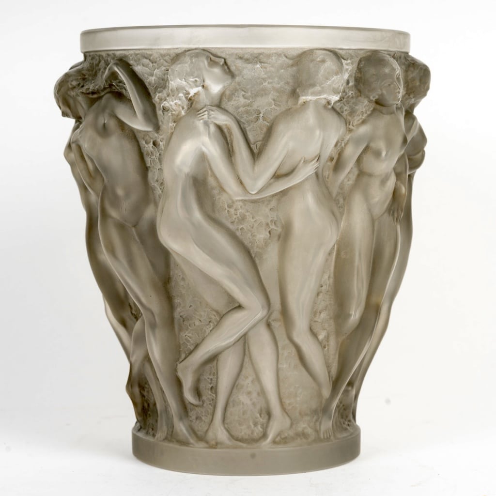 Vase « Bacchantes » verre blanc patiné gris de René LALIQUE 4