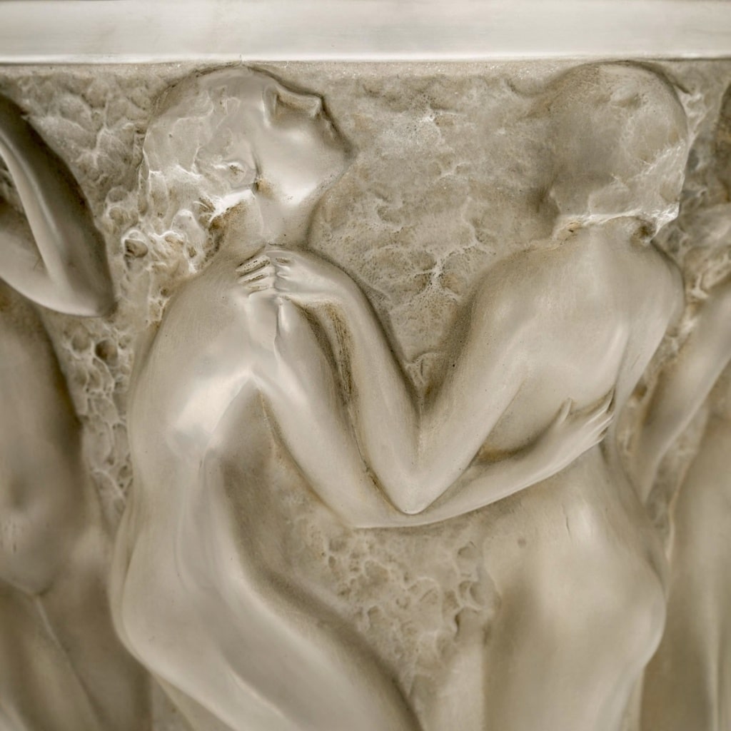 Vase « Bacchantes » verre blanc patiné gris de René LALIQUE 7