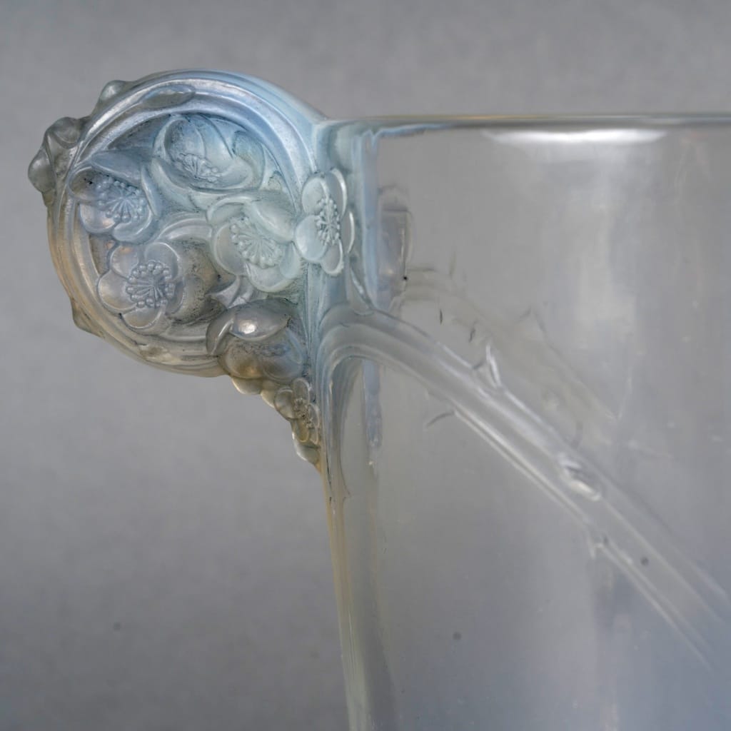 Vase « Chamarande » verre opalescent patiné gris de René LALIQUE 7