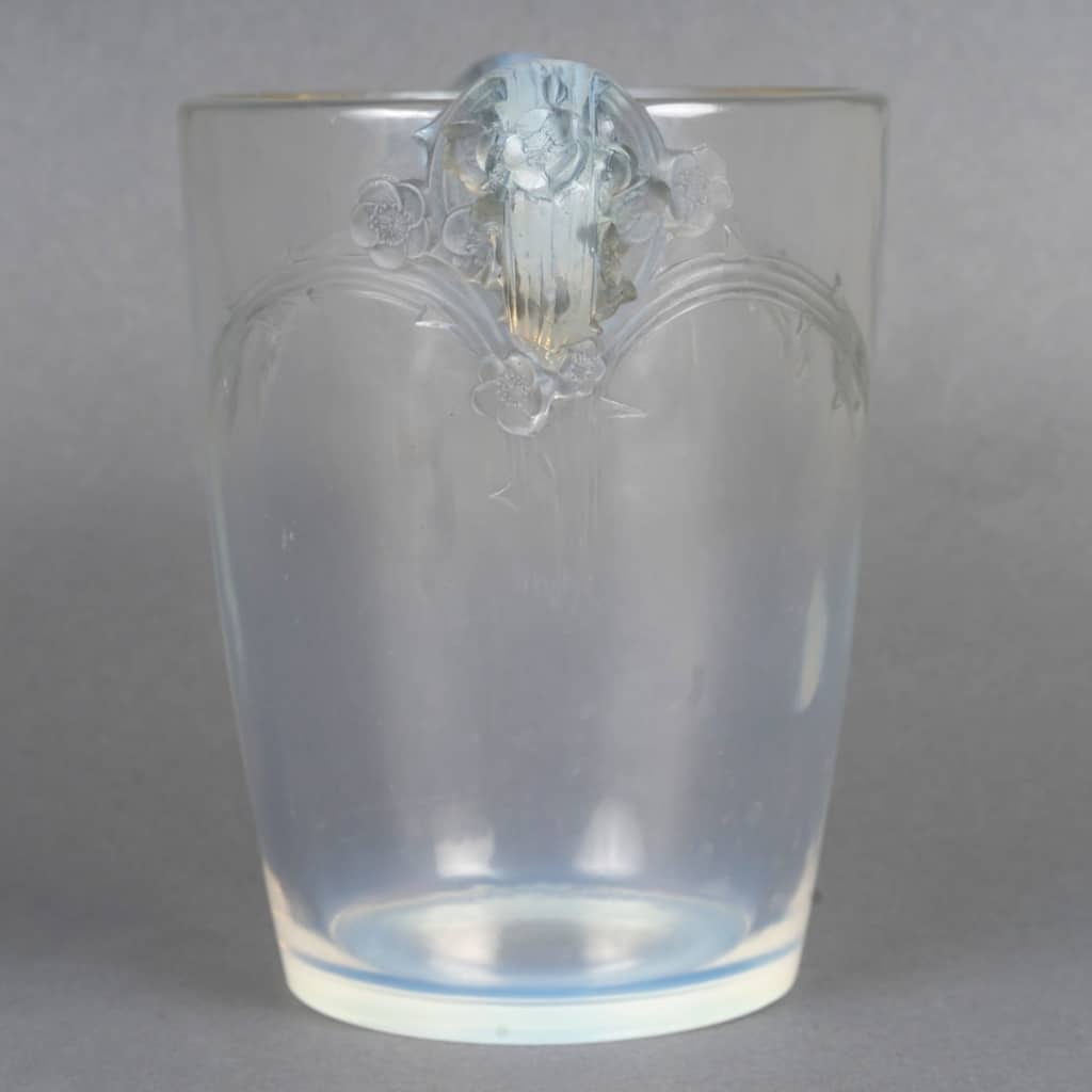 Vase « Chamarande » verre opalescent patiné gris de René LALIQUE 5