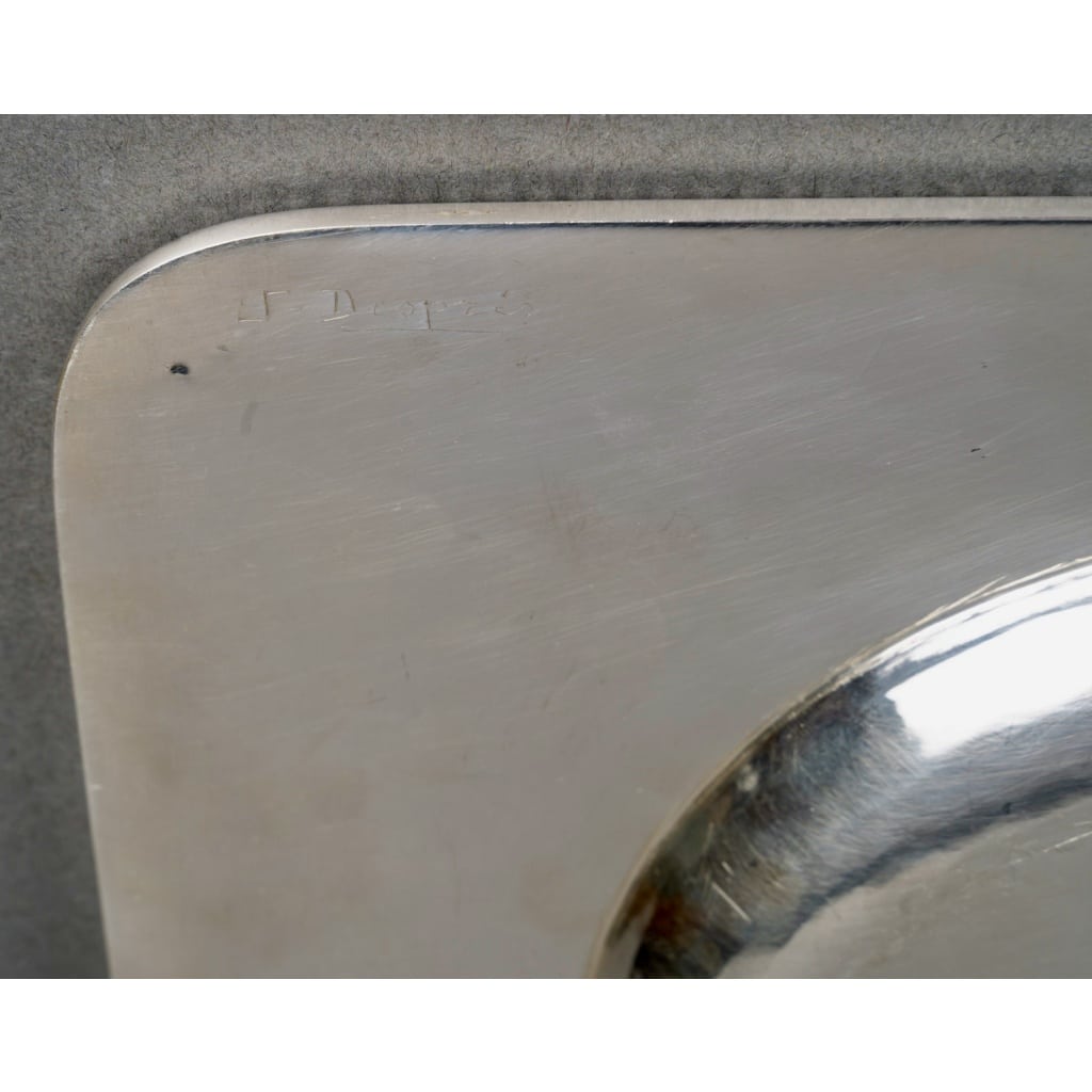 Plateau Moderniste Art Déco métal argenté martelé de Jean DESPRES 9