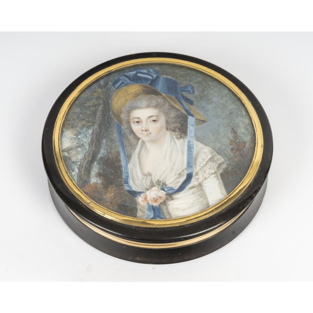 Boite en écaille orné d’une miniature de femme, 19 ème siècle. 3