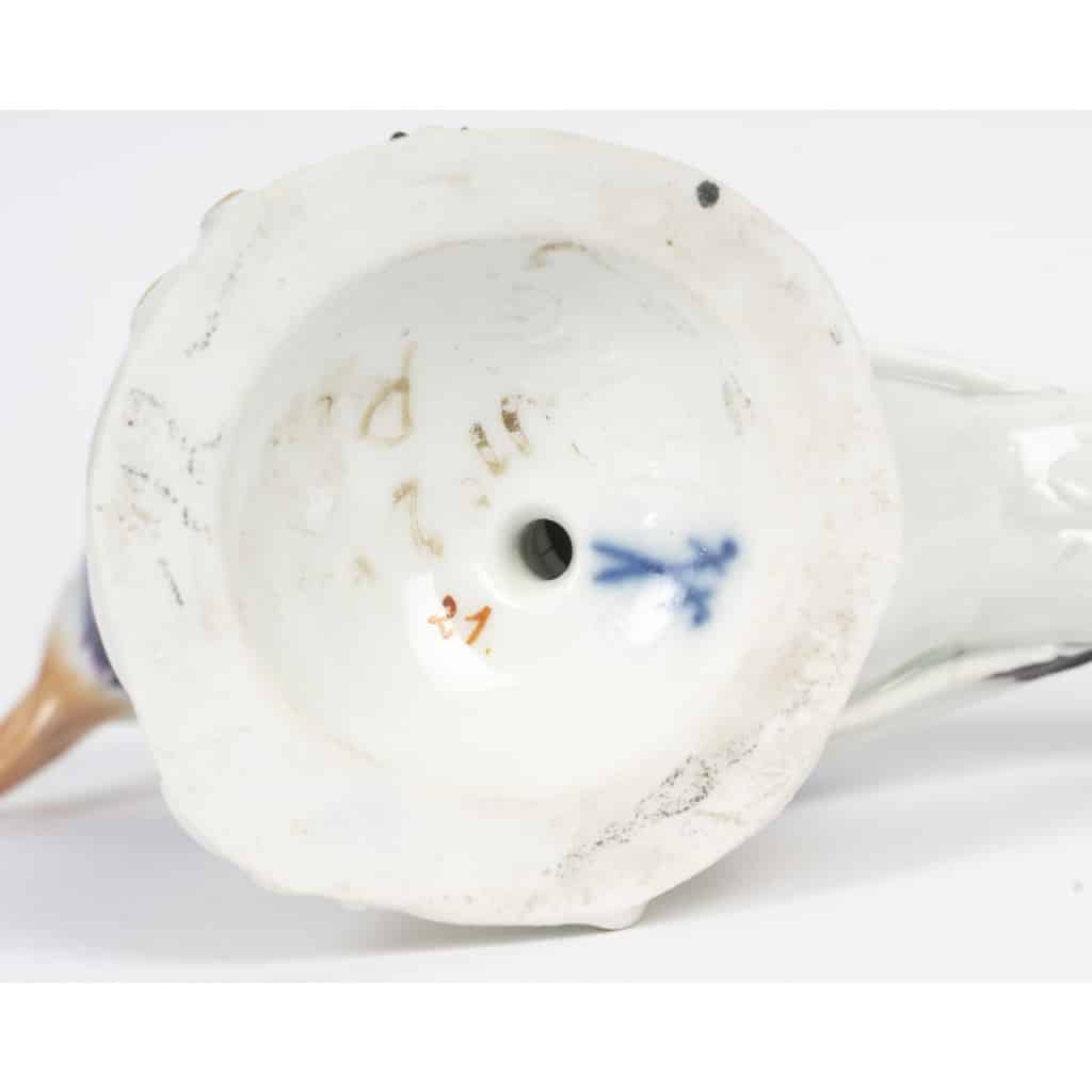 Figurine en porcelaine de Meissen représentant un pigeon, 19ème siècle. 6