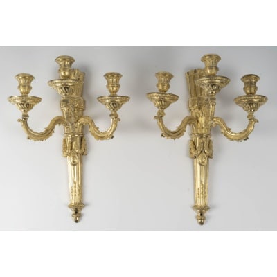 Paire de grandes appliques d’époque Louis XVI. XVIIIe siècle. Paire de grandes appliques d’époque Louis XVI. XVIIIe siècle.