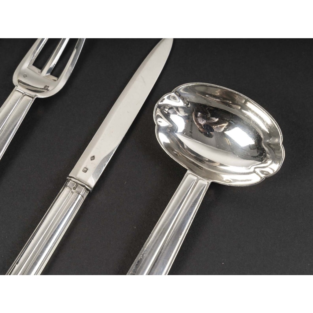 JEAN E. PUIFORCAT – Ménagère en argent massif « BIARRITZ » époque ART DECO 11