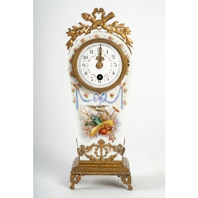 Miniature Pendule En Porcelaine XIXème Siècle