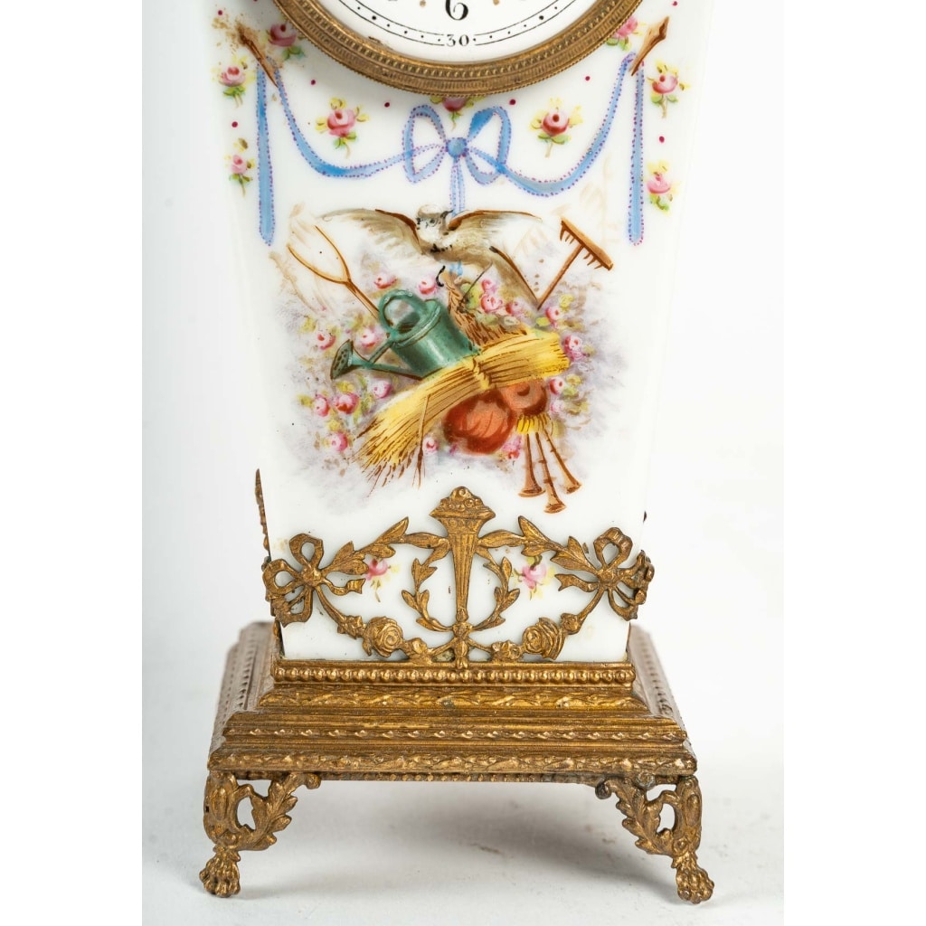 Miniature Pendule En Porcelaine XIXème Siècle 7