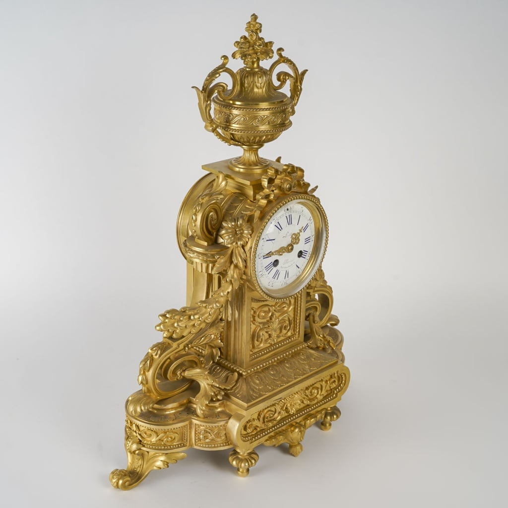 Une Pendule En Bronze Doré De Style Louis XVI, XIXè Siècle 3
