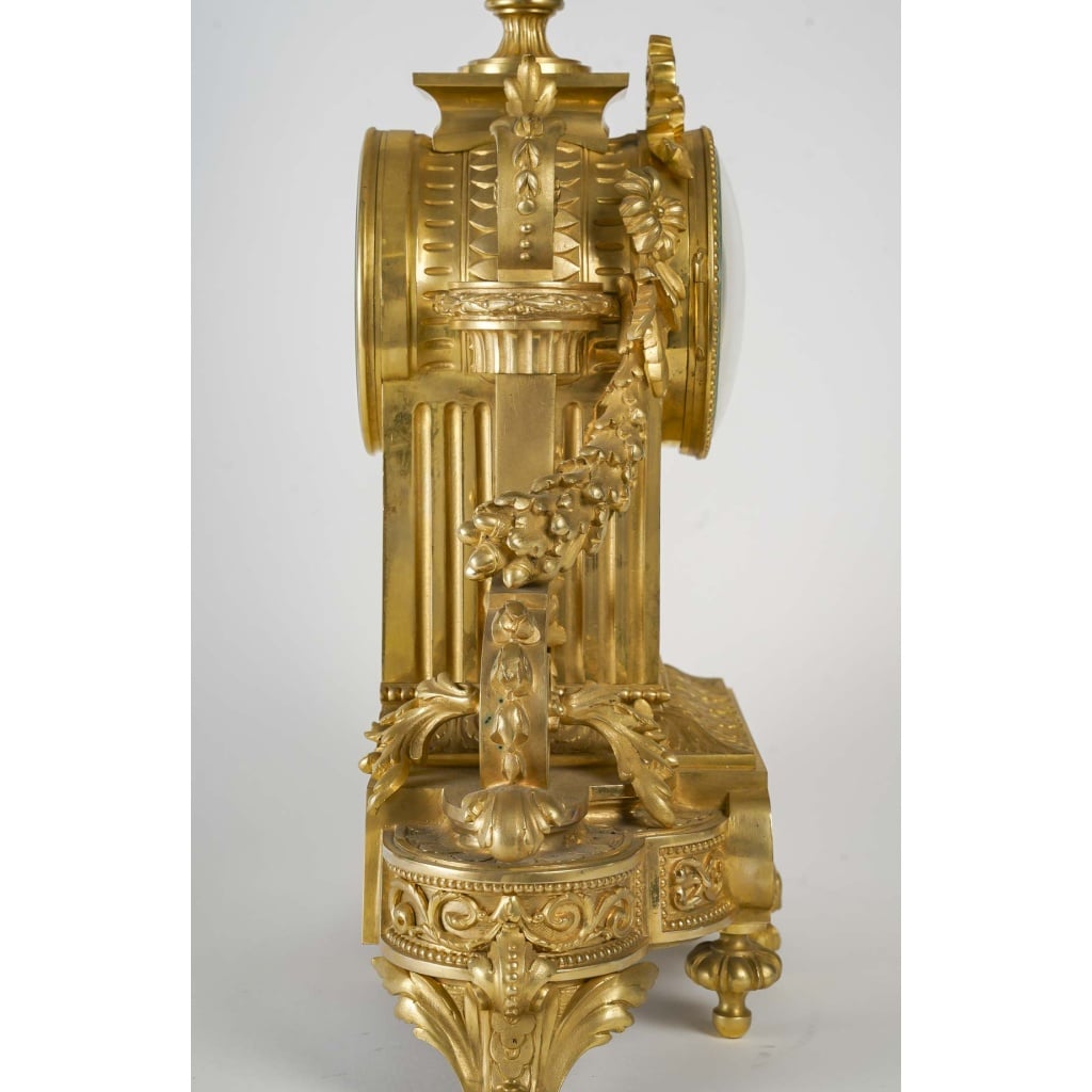 Une Pendule En Bronze Doré De Style Louis XVI, XIXè Siècle 8
