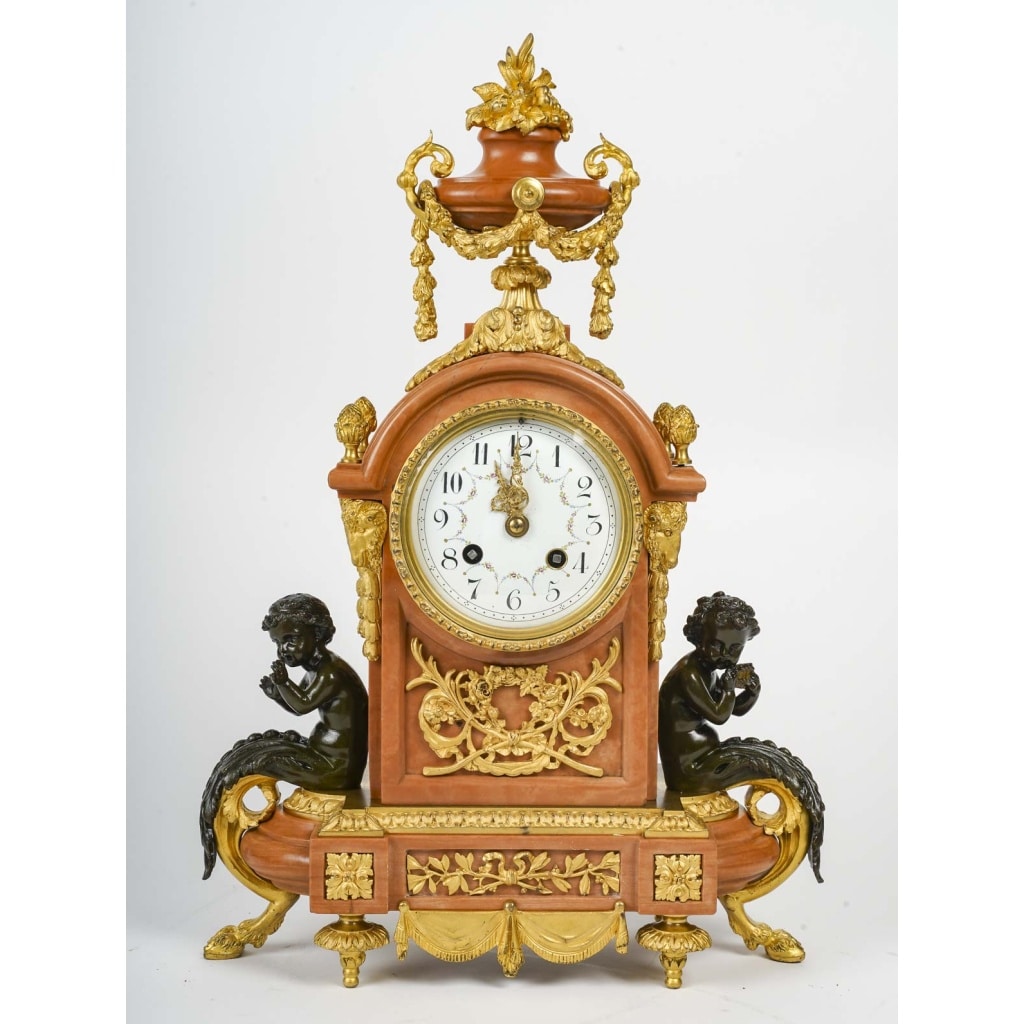 Une Belle Pendule De Style Louis XVI Fin XIXème Siècle 2