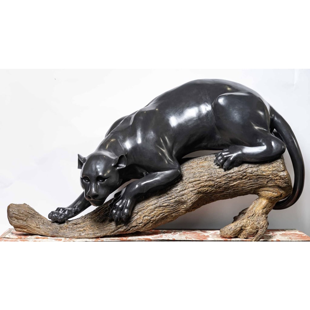 Groupe en bronze d’une panthère sur une branche 2