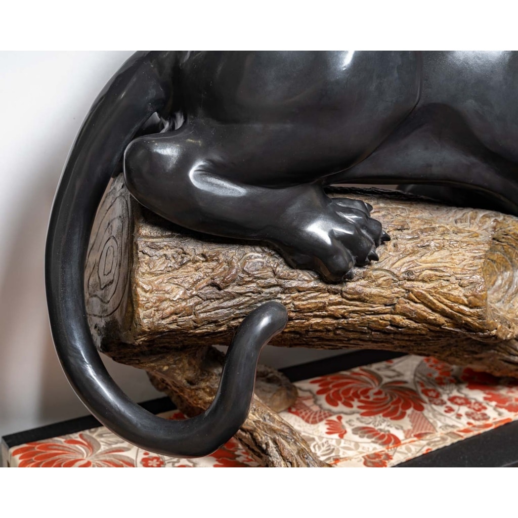 Groupe en bronze d’une panthère sur une branche 8