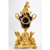 Une Pendule En Porcelaine Et Bronze Doré Fin XIXème Siècle 23