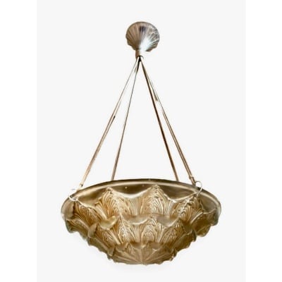 Suspension « Gaillon » verre blanc patiné sépia de René LALIQUE