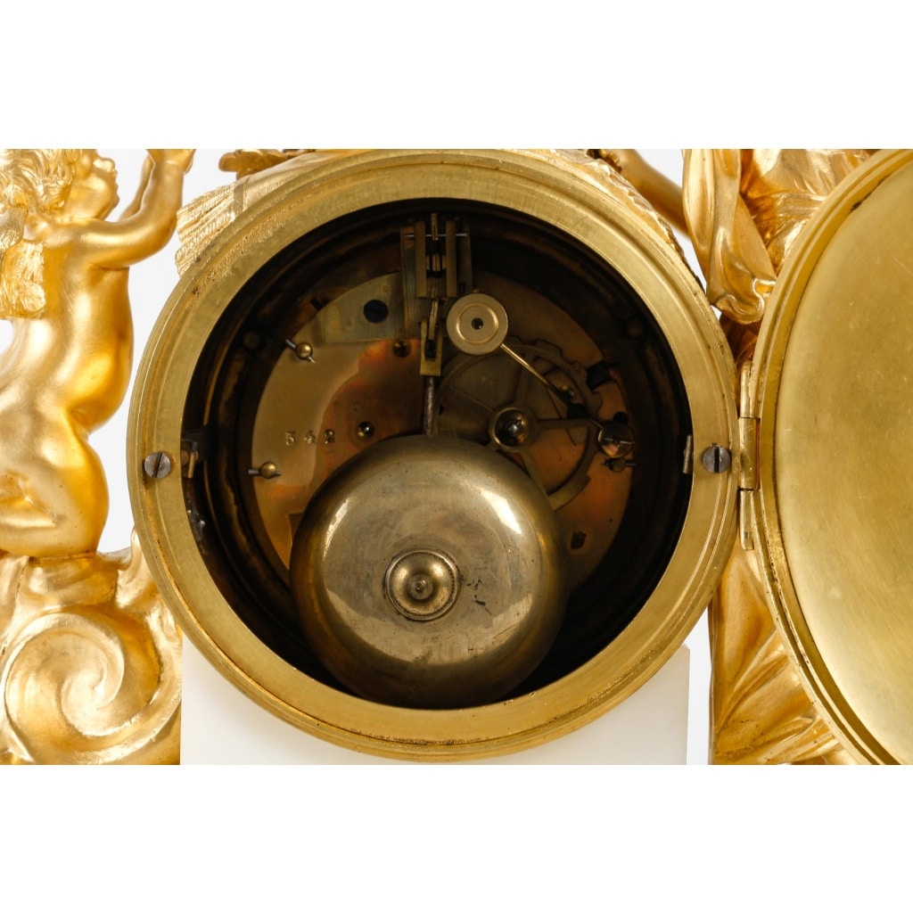 Une Pendule En Bronze Doré Et Marbre Blanc XIXème Siècle «  10