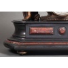Une Importante garniture en régule et marbre rouge et noir. 41