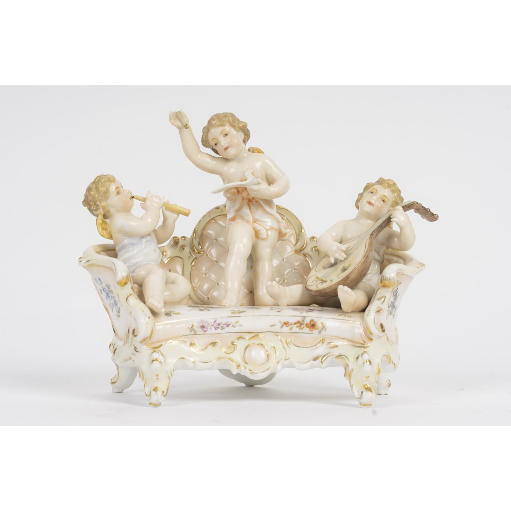 Groupe en porcelaine de Saxe, chérubins musiciens – fin XIXᵉ siècle 2