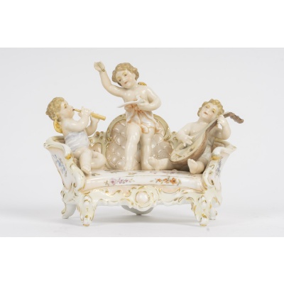 Groupe en porcelaine de Saxe, chérubins musiciens – fin XIXᵉ siècle 2