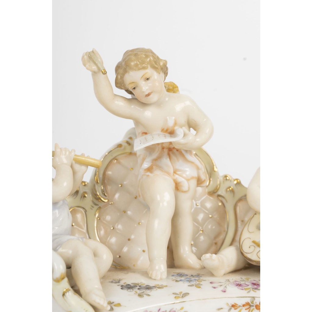 Groupe en porcelaine de Saxe, chérubins musiciens – fin XIXᵉ siècle 3